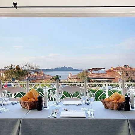Ξενοδοχείο Hotiday Collection - 4*