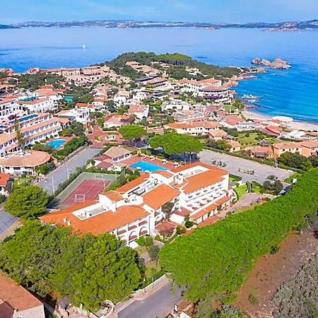Ξενοδοχείο Hotiday Collection - 4*