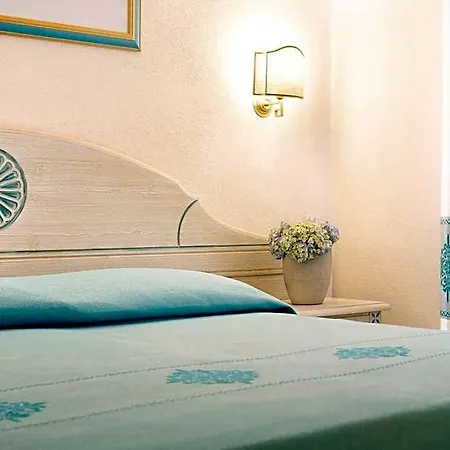 Ξενοδοχείο Hotiday Collection - 4*